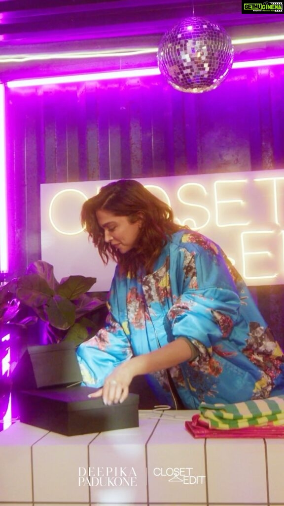 Deepika Padukone Instagram - For 2023’s first Closet, I picked out some of my most favourite pieces for the Essential Edit - basics, elevated essentials as well as statement pieces that I think would be great for any wardrobe!👖 Proceeds support #CounsellingAssist , an initiative by @tlllfoundation that provides free tele counselling services. Visit www.thelivelovelaughfoundation.org/find-help/helplines for a list of verified helpline resources! 🔗 Link in Bio! #TheDeepikaPadukoneCloset