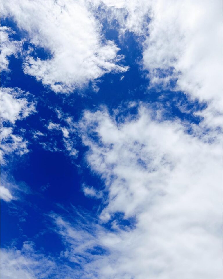 Deepika Padukone Instagram - Anyone else obsessed with taking pictures of cloud formations? #nofilter