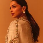 Deepika Padukone Instagram – 💫