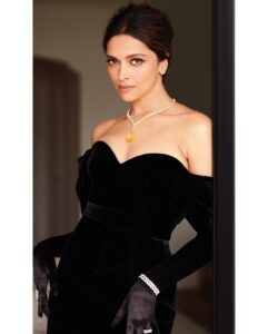 Deepika Padukone Instagram - #Oscars95

@louisvuitton 
@cartier
