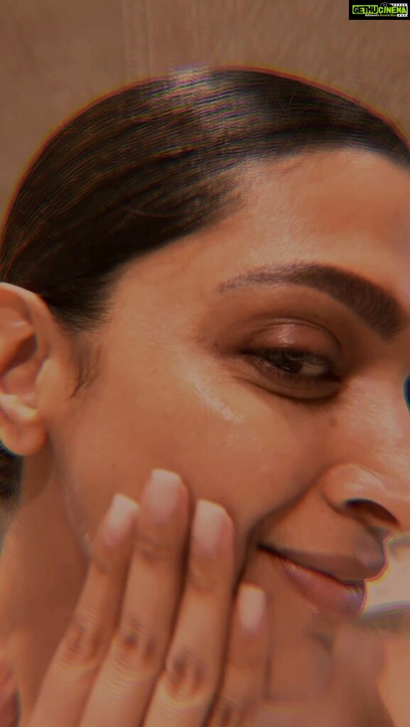 Deepika Padukone Instagram - Sugarcane Soak is a mattifying cleanser that has been clinically tested and proven to leave your skin looking brighter and healthier. While i personally prefer the Lotus Splash Cleanser by @82e.official because my skin feels dry on most days, this one, also by @82e.official , has been specially formulated and works wonders for those whose skin feels oily. Go check it out! Available exclusively on 82e.com! (link in bio)
