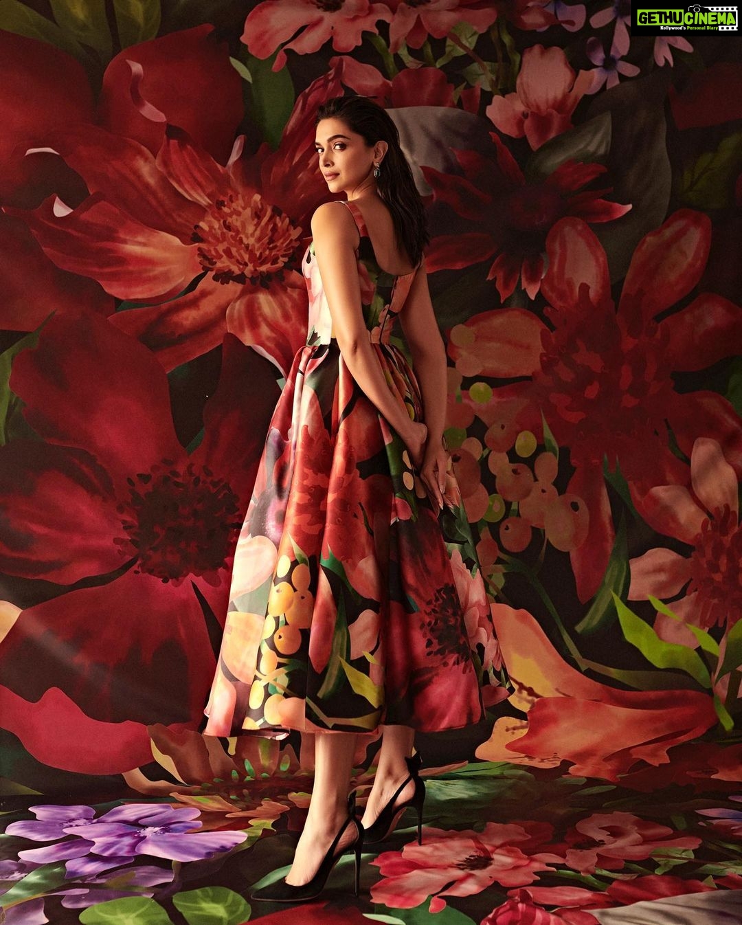 Deepika Padukone - 3.5 Million Likes - 🌺
