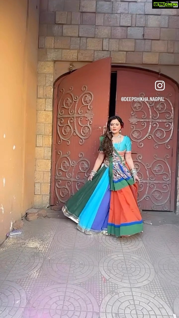 Deepshikha Nagpal Instagram - “IF WORK ISN’T FUN. YOU’RE NOT PLAYING ON THE RIGHT TEAM..’. . #smile #attitude #swag #love #beauty #trendingreels #reelsvideo