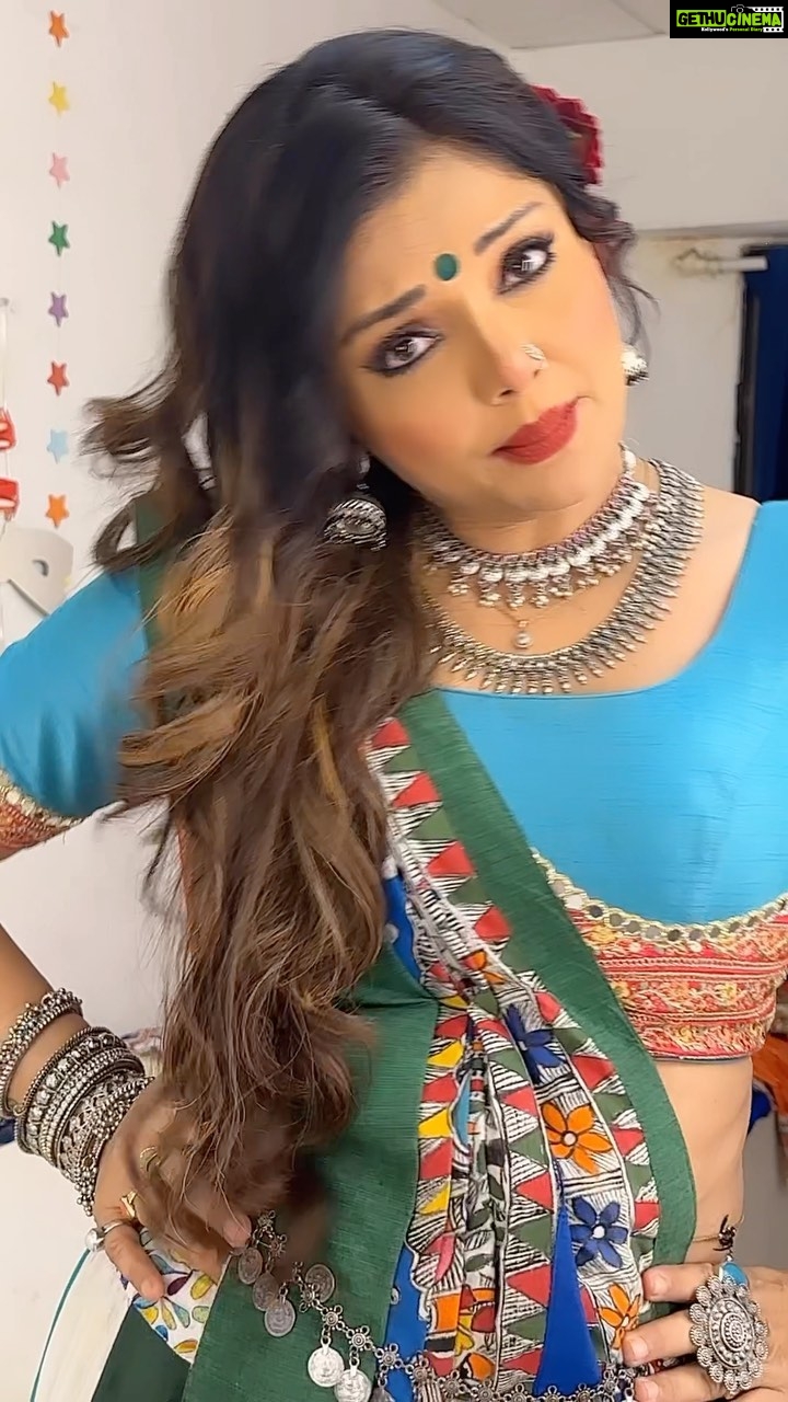 Deepshikha Nagpal Instagram - Full filmy style …. Je baat 😂. . . #filmy #stylish #bollywoodactor #bollywoodstyle #trending #reelsvideo #goodmorning #haveaniceday #❤️