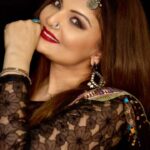 Deepshikha Nagpal Instagram - No x . No next . Khud se Pyar Karo. . Single is the best ❤️. . . #love #trendingreels #reelsvideo #blessed #loveyourself #smile #happiness#selflove #smile . #photoshoot #. #photographer @bbhupi25 . #makeupartist #hairstyles @shubhangi_official9
