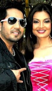 Deepshikha Nagpal Instagram - Happy birthday to rockstar @mikasingh .
.
.
#stayblessed #keepshining #rockstar #happybirthday #smile #❤️