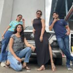 Deepshikha Nagpal Instagram - The royal raichands ❤️. Swag se karenge sab ka swagat . . #attitude #swag #love #bond #blessed #fun . @rishinakandhari @the_vandana_official @ramshankarsinghactor