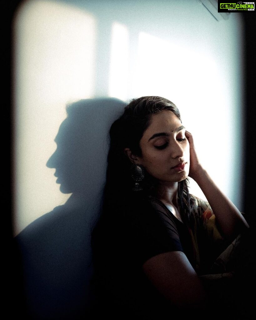 Deepti Sati Instagram - Fading Memories In Frame: @deeptisati Photography: @mohitkrtiwari