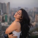 Deepti Sati Instagram - You’re my golden hour💕 Captured by @jvfilms_ #sunset #goldenhour