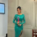Deepti Sati Instagram - Ok so I won the “beauty icon of the year “ 🧿 Thanks @she_awards 💕 for this wonderful honour and for the recognition 💕 #shebeautyawards2023