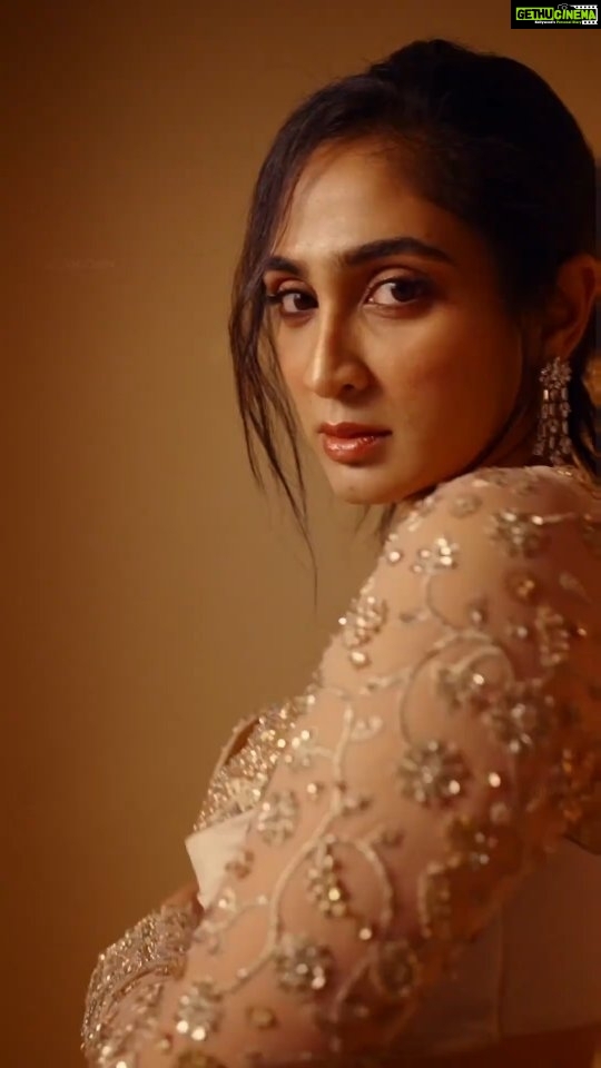 Deepti Sati Instagram - @deeptisati Video & Edit : @i_amjobin , @_job.in. Costume : @infineline.in Photo Assit : @mshefin__, @varkey_m_bernardose Makeup & Hair: @ambysinghdabi @deeptisati Earrings: @thenehagoel Bangalore, India