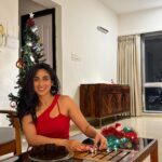 Deepti Sati Instagram - This festive season wakefit sent me these two beautifully aesthetic pieces of furniture -Jackson coffee table and Caliban sheesham wood sideboard! They have added an amazing vibe to my living room plus they are so useful and of best quality ❤️ Garb yours this festive season at @wakefitco https://bit.ly/3Gulh0c https://bit.ly/3I96I3w Upto 75% discount across different categories. Use code:PRICRDROP to avail discount #Reels #Trending #trending #Audio #WakefitHomeSolutions #bedroomdecor #lighting #decor #decoration #dreamhome #home #homedecoration #homedecorideas #homedesign #homestyle #homestyling #interior #HomeSweetHome #WakefitHomeSolutions #wakefit