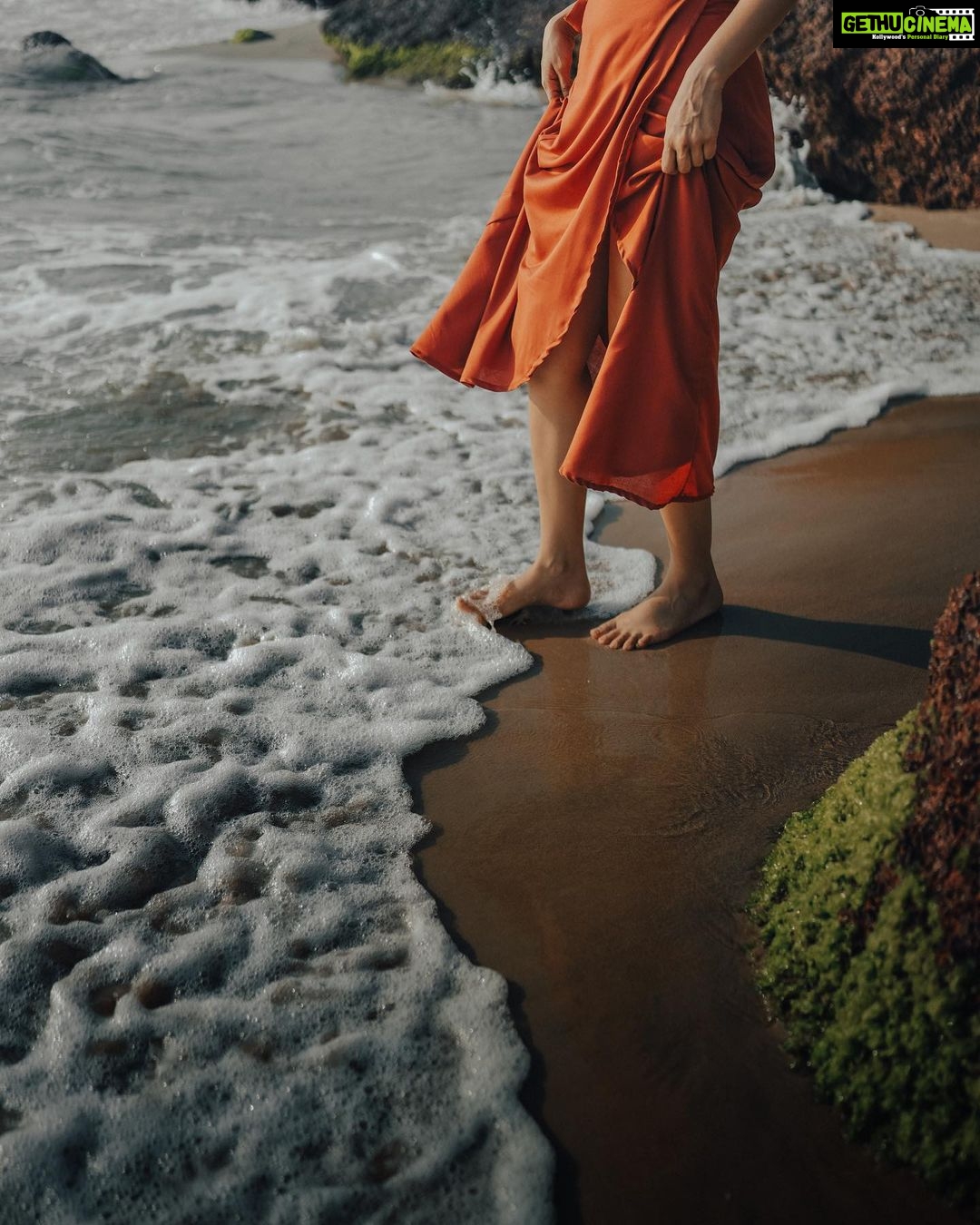 Deepti Sati Instagram - Little beachside moments on a cloudy sunset in varkala🌊 . Outfit @warp.stories Styling @krishnaviswam Location @cafetripislife Photography team @jishnuvinaya . . #varkala #beach #sunset #beachvibes #sunsets