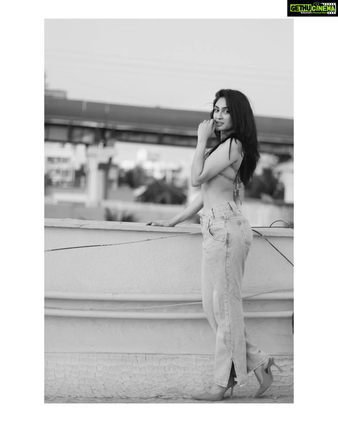 Deepti Sati Instagram - Dm or Email to Book for a Portfolio shoot.. Canon EOS R7 / Canon Adapter Canon 50mm 1.4 EF / Sigma 30mm 1.4 EF Lens. @canonindia_official @canonasia @canon_thailand #model #Actress @deeptisati #Ph #Vd @advait_vaidya Mumbai - मुंबई