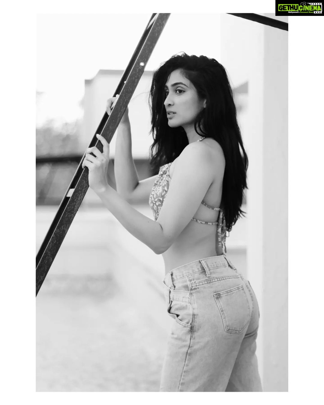 Deepti Sati Instagram - New Work Dm or Email to Book for a Portfolio shoot.. Canon EOS R7 / Canon Adapter Canon 50mm 1.4 EF / Sigma 30mm 1.4 EF Lens. @canonindia_official @canonasia @canon_thailand #model #Actress @deeptisati #Ph #Vd @advait_vaidya Mumbai - मुंबई