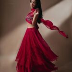 Deepti Sati Instagram - @deeptisati in our Fuchsia Chantilly Lace Lehenga 🌺 This beautiful piece comes in a unique drape style blouse with handmade 3D flower appliqués. The skirt is multi-layered with chantilly lace, shimmer tulle and pure georgette giving you picture perfect twirls. 💃🏻 To shop this look, get in touch with us via DM or Whatsapp. Details in bio. Photo & Edit : @i_amjobin , @_job.in. Photo Assit : @mshefin__, @varkey_m_bernardose #infineline #boutiquefashion #fyp #lehengas #indianwear #weddingwear #receptionlook #destinationwedding #deeptisati #mallubrides #bridesofbengaluru #bridesmaids #fuschia #chantillylace