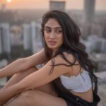 Deepti Sati Instagram - You’re my golden hour💕 Captured by @jvfilms_ #sunset #goldenhour