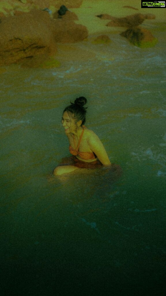 Deepti Sati Instagram - Feels like I wana go back 🌊 @dink4n @krishnaviswam #oceanlove #tanlinesfordays