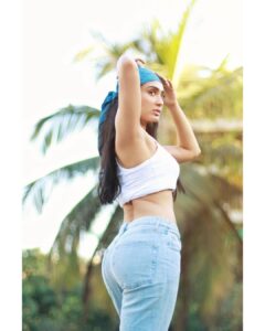 Deepti Sati Instagram - 💙🤍
Shot by @advait_vaidya

#blueandwhite #basics #instagood #summer #sunlightphotography