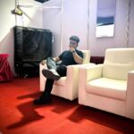 Devi Sri Prasad Instagram - Backstage.. CALM before the STORM !! 😀😀😀🎶🎶🕺🕺💃💃 #VelTechUniversity #DspLive