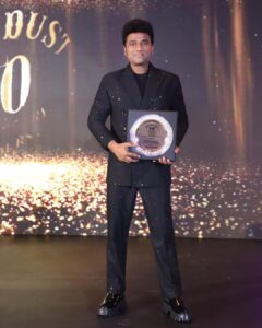 Devi Sri Prasad Instagram - Thank You @stardustmagazineindia for honouring me with the prestigious Award “Outstanding Contribution to Music in Indian Cinema” 🎶🙏🏻

It was a pleasure being at the 50th ANNIVERSARY CELEBRATIONS of STARDUST in Mumbai, with LEGENDS🙏🏻🎶

Wishing U many more Milestone Celebrations & Greater Success forever !🙏🏻

@media.raindrop