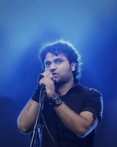 Devi Sri Prasad Instagram - One of my Most Fav Pics from one of my Stage Performances !! 🎶🎙️🎶

#MusicIsLife 🎶❤️🎶
#DspLive