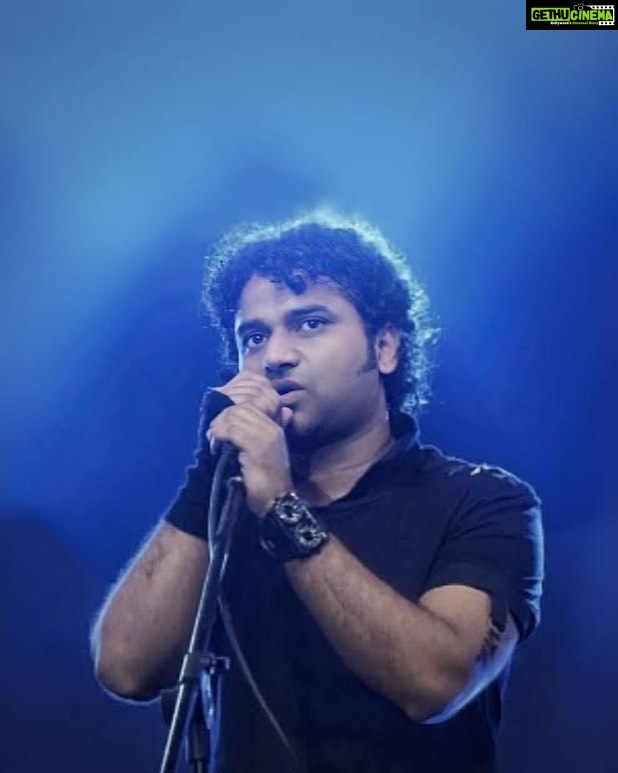 Devi Sri Prasad - 27.2K Likes - One of my Most Fav Pics from one of my Stage Performances !! 🎶🎙️🎶
#MusicIsLife 🎶❤️🎶
#DspLive