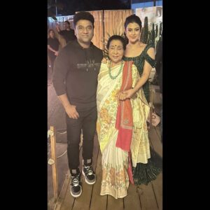 Devi Sri Prasad Instagram - Thank You sooo much Dear @zanaibhosle 🤗
What a Lovely Night of MUSIC & DANCE !!!🎶🕺💃

It was so Amazing to meet once again the Legend ASHA AMMA @asha.bhosle JI !!

She is Sweetness Overloaded !!

Wishing U many more Beautiful Amazing Birthdays always Dear ZANAAAAAAIIIII !! 🎶🎂🎂🎂🎂🎶🎶🤗🤗🤗