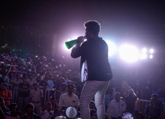 Devi Sri Prasad Instagram - Thank You Dear #VITvijayawada #vitopia #vitopia2023 For all the LOVE ❤️🙏🏻🎶 Truly enjoyed performing for U all !! Great Energyyyy !!! 🎶🎶❤️❤️ Loved d way U all went Crazy for #PacchaniGottam Act ! #DontStopDancing #PoonakaluLoading 🕺🎶💃 ThankU @rahultaluru for these Amazing Pics !!
