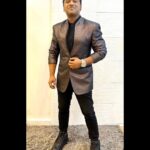 Devi Sri Prasad Instagram - Thank You so much dear HELLO AWARDS for honouring me with the COMPOSER OF THE YEAR Award last night !! 🎶🎶🙏🏻🙏🏻 Thank U @sophiechoudry .. U were wonderful on Stage ! And U sang so well on stage, the spontaneous #OoAntavaOoOoAntava 👌🏻🤟🏻🎶💃 And ThankU my dear friend @archithanarayanamofficial for putting together this cool outfit in d Last min n helping me out ! 🤗🎶