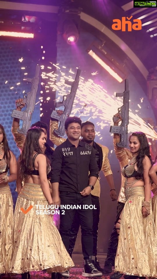 Devi Sri Prasad Instagram - Ee sari beat-u mamulga undadu, Performance lu baddalaipodhi. @thisisdsp on #TeluguIndianIdol2 Semi-Finale on 19 & 20 May only on aha. @musicthaman @thisisdsp @karthikmusicexp @singergeethamadhuri @vedalahemachandra... . . . . . @southindiashopping @realmeindia @bingo_snacks @shaadi.com @fremantleindia @kajaria.ceramics @mangofrooti_freshnjuicy @realkhiladiofficial