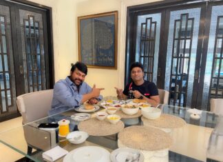 Devi Sri Prasad Instagram - BREAKFAST with the BOSS ❤️😍 What a SUNDAY😍 ThankU dear @chiranjeevikonidela sirrr for d lovely Breakfast and the Amazing time ❤️🎶🤗🙏🏻 U always make Us Feel Special !! Thats why U r always SUPER DUPER SPECIAL for Us !! Love U sirrr ❤️🎶🤗🙏🏻 ThankU dear @sushmitakonidela 4 dis lovely pic🎶🤗 @konidelapro