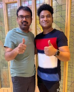 Devi Sri Prasad Instagram - Dear #KoratalaSiva SaarVaaru, It was Awesome to bump into U so unexpectedly Today..
& it Happens 2 be 5 YEARS of #BharathAneNenu 

ThankU so much SaarVaaru 4 such a Memorable Blockbuster❤️🙏🏻

ThankU dear Super⭐️ @urstrulyMahesh sir ❤️
& @dvvmovies 🙏🏻
@kiaraaliaadvani 
#5YearsForBharatAneNenu