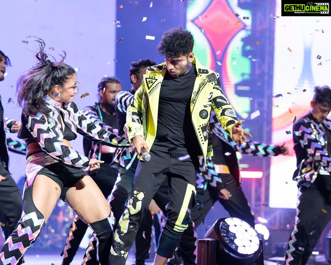 Devi Sri Prasad Instagram - 🔥🎶DSP's stage presence was nothing short of electric! From start to finish, his #energetic #performance left us in awe!🌟. Every photo📸 captures the pure #joy and #passion he exudes, as the crowd #danced and sang along. It was an unforgettable night, filled with laughter and music that #resonated deep within our souls. DSP's magnetic energy created an atmosphere that will be cherished forever. Thank you, @thisisdsp & @hdentertainmentmy , for the #incredible #experience that will forever be etched in our #hearts! 🤘❤️#DSPConcert #EnergeticEntertainer #UnforgettableNight #devisriprasad #dsp #musiccomposer #concert #ringaringa #dhinkachika Bukit Jalil National Stadium
