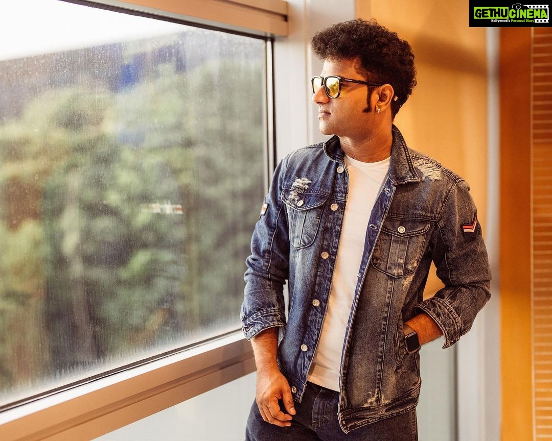 Devi Sri Prasad Instagram - 🔥 The Eagle has landed and is ready to rock your world! 🦅🎸 The phenomenal music director DSP has arrived for our much-awaited concert on May 27th, 2023! Get ready to be swept off your feet by the pulsating beats, electrifying melodies, and mind-blowing performances that DSP is renowned for 🤘🎶 . . . #DSPConcert #MusicMagic #ReadyToRock #DspOoSolriyaTour #GETREADYLAAAA! #PartywithDSP #rockstarDSP #DSP2023withHD #DSP #DaddyMummy #ooantavamava #oosolriyamama #rockfestDSP #dspliveinconcert @hdentertainmentmy @thisisdsp KLIA - Kuala Lumpur International Airport
