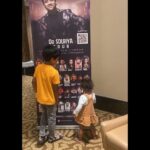 Devi Sri Prasad Instagram - My Nephew.. DADDY BOY.. #TanavSatya & my Little NIECE #TamiraSrivya in KL-MALAYSIA.. Taking a Deep look at the STANDIE kept at d Rehearsal Hall.. 😃😃😍😍🎶🎶 Tanav is Upset with me Big Time bcoz his PIC is not on the Poster !! He asked me “BU MAMA.. Why is my Photo not there on the POSTER ?!?” 🙈🙈🙈 Now I have to make it up for that somehow😂😂 #DspOoSolriyaTour #DspLiveInKL #DspLive @sagar_singer @ranjithkg @rahulnofficial @rblaaze @spabhishekofficial @beinrare @rita.thyagarajan @haripriyasinger @therealandreajeremiah @malathylakshman @amritha.ram @imoney106 @ddneelakandan @manoj_hemachandar @venkystudios @sureshkumartaaddi @hdentertainmentmy @hormuzdkhambata @roshinajacobkhambata