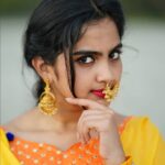 Devika Sanjay Instagram – 🍊👁👁

picture by:@dreamsweddingphotography
outfit:@akhaa_designer_boutique 
MUH:@makeover_by_naaz_nazim 
jewelry:@london_bride_