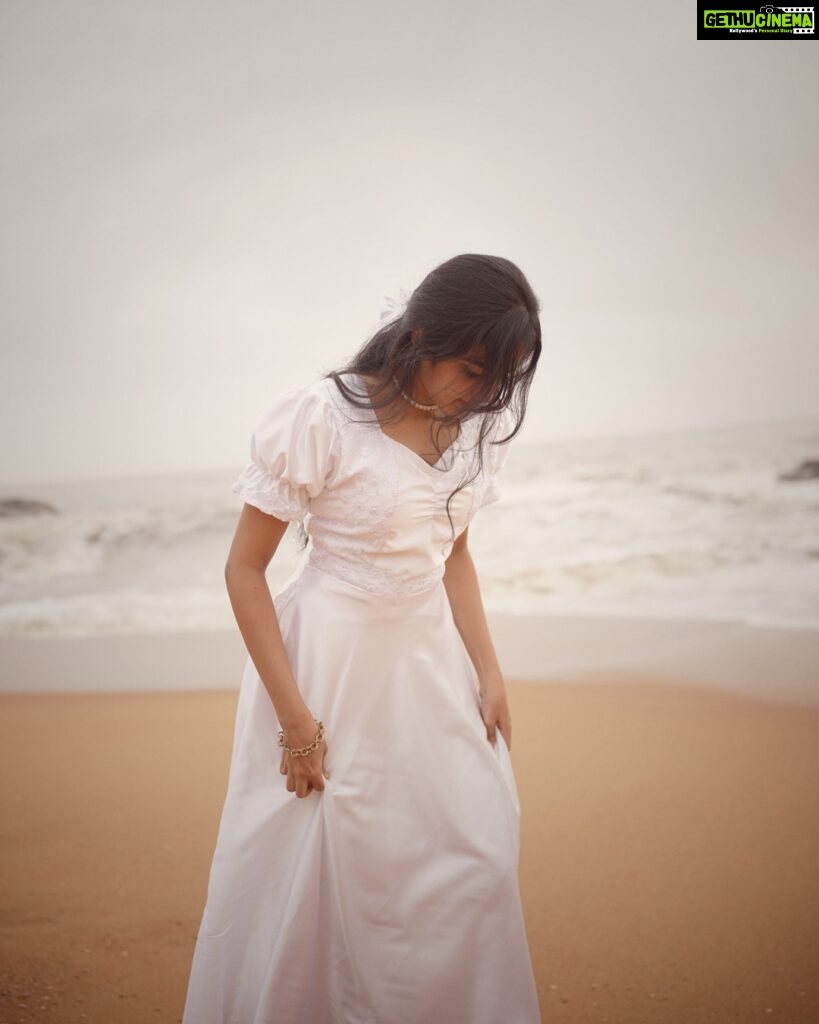 Devika Sanjay Instagram - let's be lost together. pictures by:@vishnurgz outfit:@sidvaah_by_sangeethasidharth