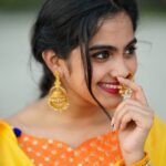 Devika Sanjay Instagram – 🍊👁👁

picture by:@dreamsweddingphotography
outfit:@akhaa_designer_boutique 
MUH:@makeover_by_naaz_nazim 
jewelry:@london_bride_