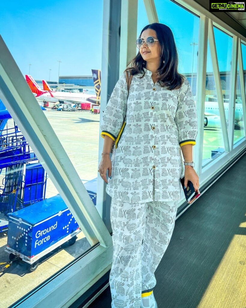 Devoleena Bhattacharjee Instagram - And the adventure begins ❤️ @shanwaz7636 #couplegoals #coupletravel #devoleena #flyhigh #travelstories Mumbai - मुंबई