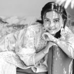 Devoleena Bhattacharjee Instagram - 🖤🌸 Mumbai - मुंबई