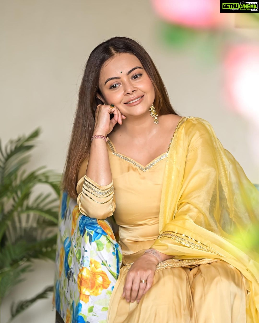 Devoleena Bhattacharjee Instagram - This Senorita needs a margarita 😀😍🧿 . . . . Makeup & hair - @makeup_by__shraddha Clicked by - @fashion_btphotography Outfit: @lavanyathelabel Styling: @styling.your.soul Brand pr: @socialpinnaclepr #devoleena Mumbai - मुंबई