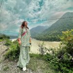 Devoleena Bhattacharjee Instagram - Sky above , Earth below , And PEACE within. #devoleena #travel #nature Teesta River