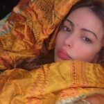 Devshi Khandur Instagram - Simplicity is not style it is a state of harmony ❤️ #devshikhanduri #saree #simplicity #bindi