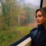 Devshi Khandur Instagram - Life is like a train journey, full of possibilities and happiness. Meeting new people, making friends, and views to remember. #devshikhanduri #travel #trainjourney #uktravel #uktrains #unitedkingdom #wanderlust #travelworld #england #view #beautiful #scenery #train #trainstagram #traintravel #trainview #tracks #trainvideo #beauty #experience #trainspotting England, United Kingdom