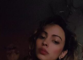 Devshi Khandur Instagram - Aap ki nazaron ne samajha Pyaar ke qaabil mujhe Dil ki i dhadkan thaher ja Mil gayi manzil mujhe #devshikhanduri #aapkinazronnesamjha #trending #trend #reels