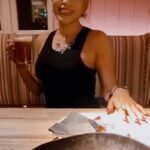 Devshi Khandur Instagram - Sweet tooth 😋 #devshikhanduri #sweetooth #irishcoffee #stickytoffeepudding #sweet #bar #restaurant #theorangetree #food #ukfood United Kingdom