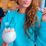 Devshi Khandur Instagram - The best view comes after a couple of cocktails 🍸 Cheers for the view 🥂 #devshikhanduri #view #beautiful #coctails #bar #restaurant #travel #uk #lake #unitedkingdom #brazilianfood #latinamericanfood #delicious #cuba #mexico #goodvibes #lasigunas United Kingdom