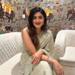 Dhanya Balakrishna Instagram - Smile and saree never goes out of style 😁😊😃 happy weekend !!!
