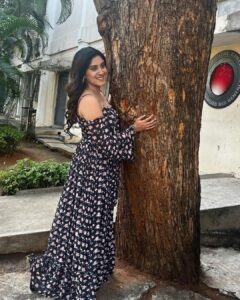 Dhanya Balakrishna Instagram - A little contour and a lot of confidence 😃😘❤️🤩🥳😁 happy Monday! Let’s hustle !!!